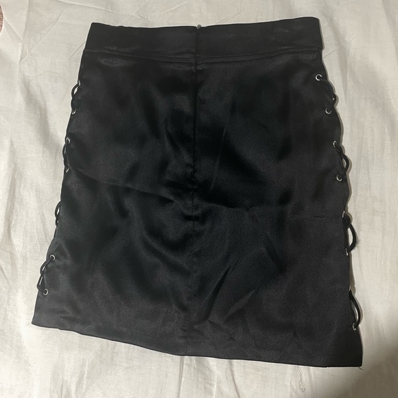 Zara mini lace up skirt - Picture 3 of 5
